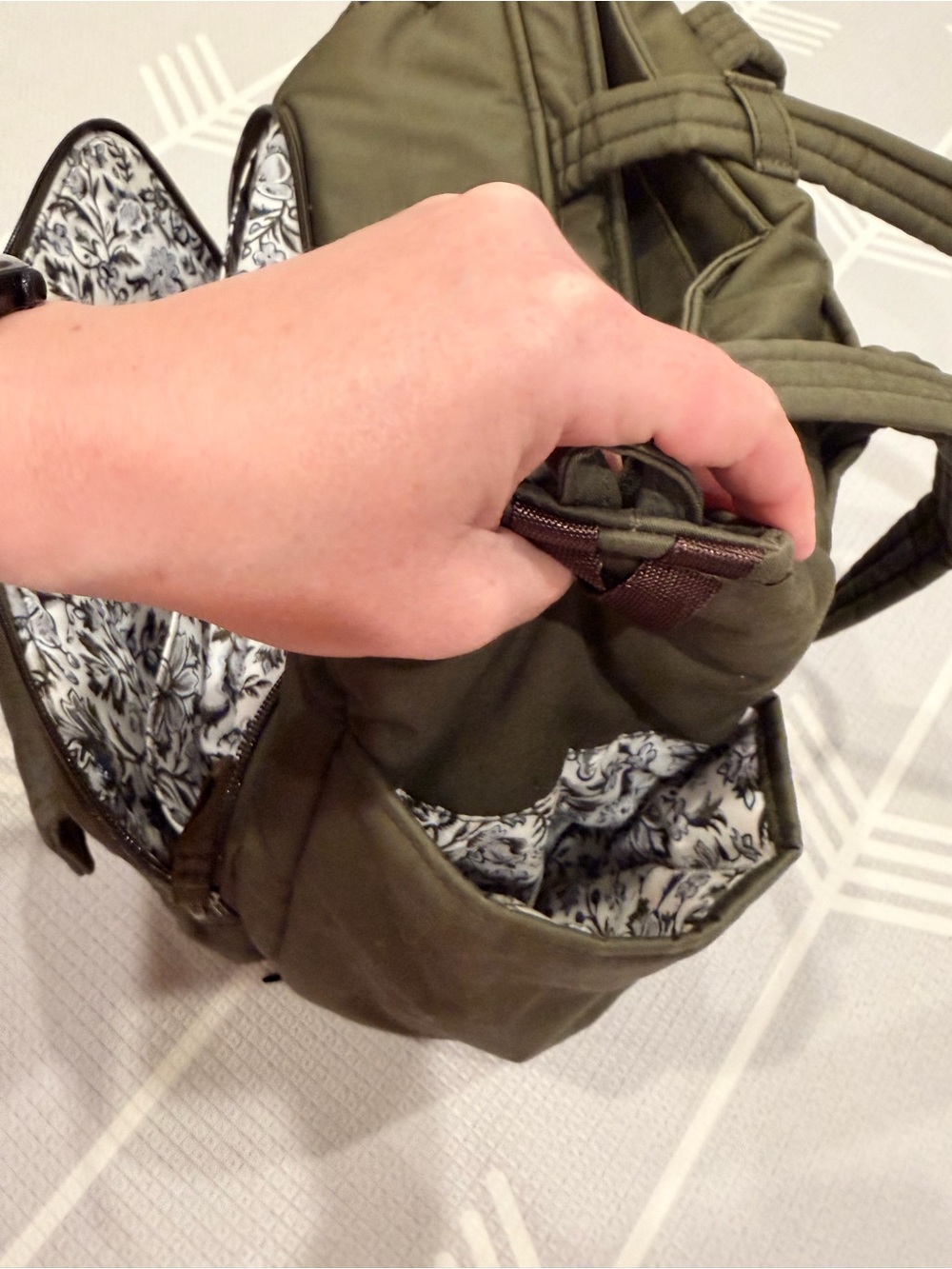 Vera Bradley Olive Green Utility Tote Bag with Removable Strap - Picture 3 of 10